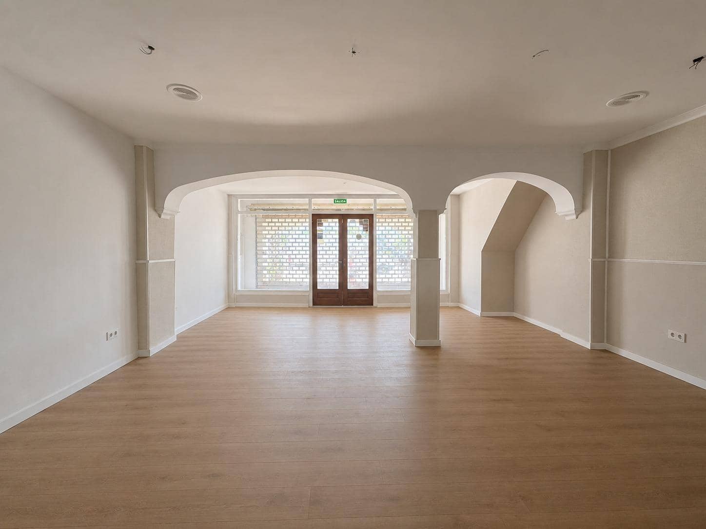 Gewerbe zu vermieten in Denia - 4.000 € (Ref: 9922311)