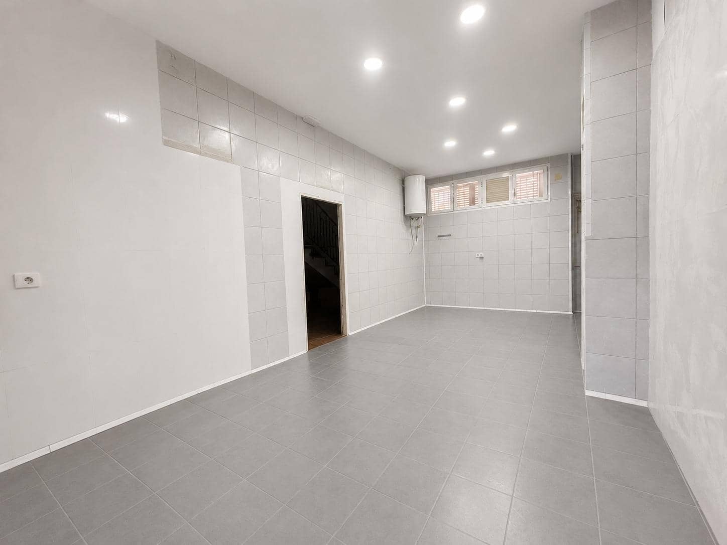 Gewerbe zu vermieten in Denia - 4.000 € (Ref: 9922311)