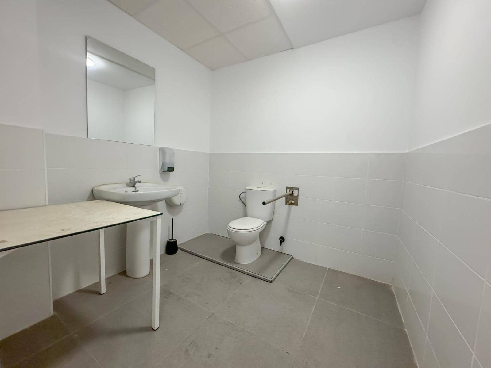 Gewerbe zu vermieten in Denia - 4.000 € (Ref: 9922311)