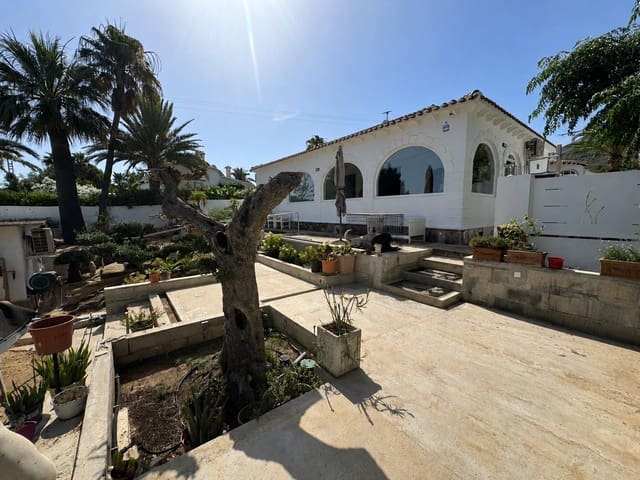 Chalet de 2 habitaciones en El Montgó, Dénia en venta con piscina garaje - 679.000 € (Ref: 9927402)
