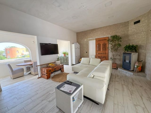Chalet de 2 habitaciones en El Montgó, Dénia en venta con piscina garaje - 679.000 € (Ref: 9927402)