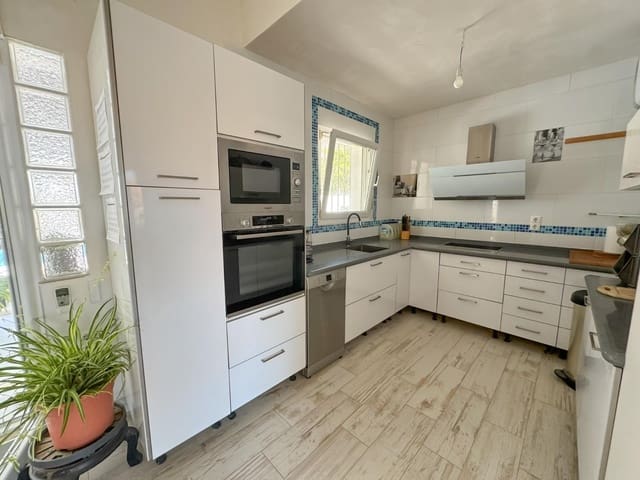 Chalet de 2 habitaciones en El Montgó, Dénia en venta con piscina garaje - 679.000 € (Ref: 9927402)