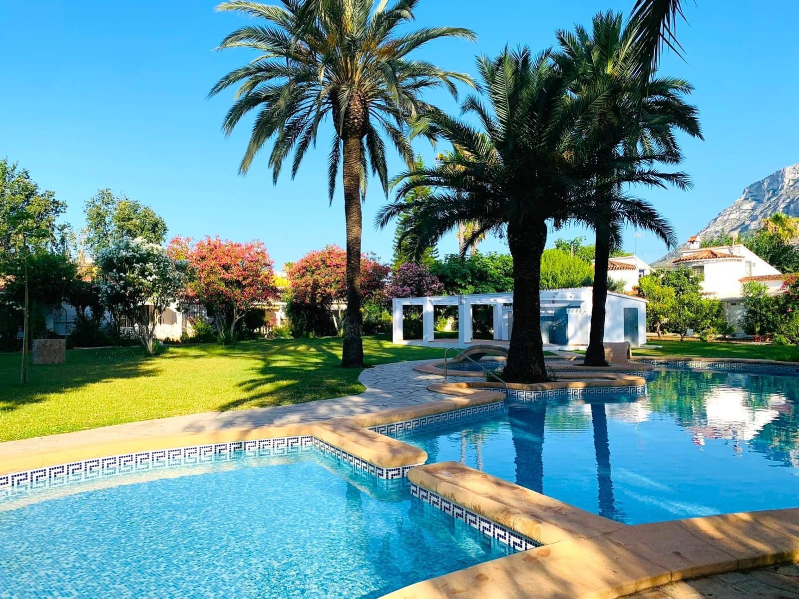 3 makuuhuone Rivitalo myytävänä paikassa Denia mukana uima-altaan - 320 000 € (Ref: 9927403)