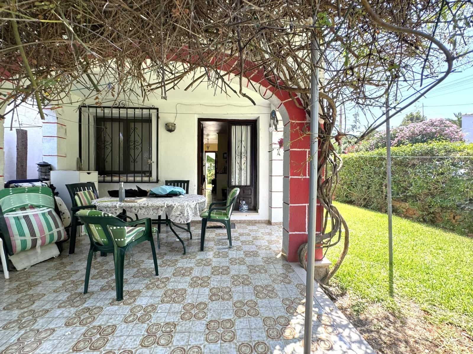 1 makuuhuone Rivitalo myytävänä paikassa Denia mukana uima-altaan - 180 000 € (Ref: 9938189)