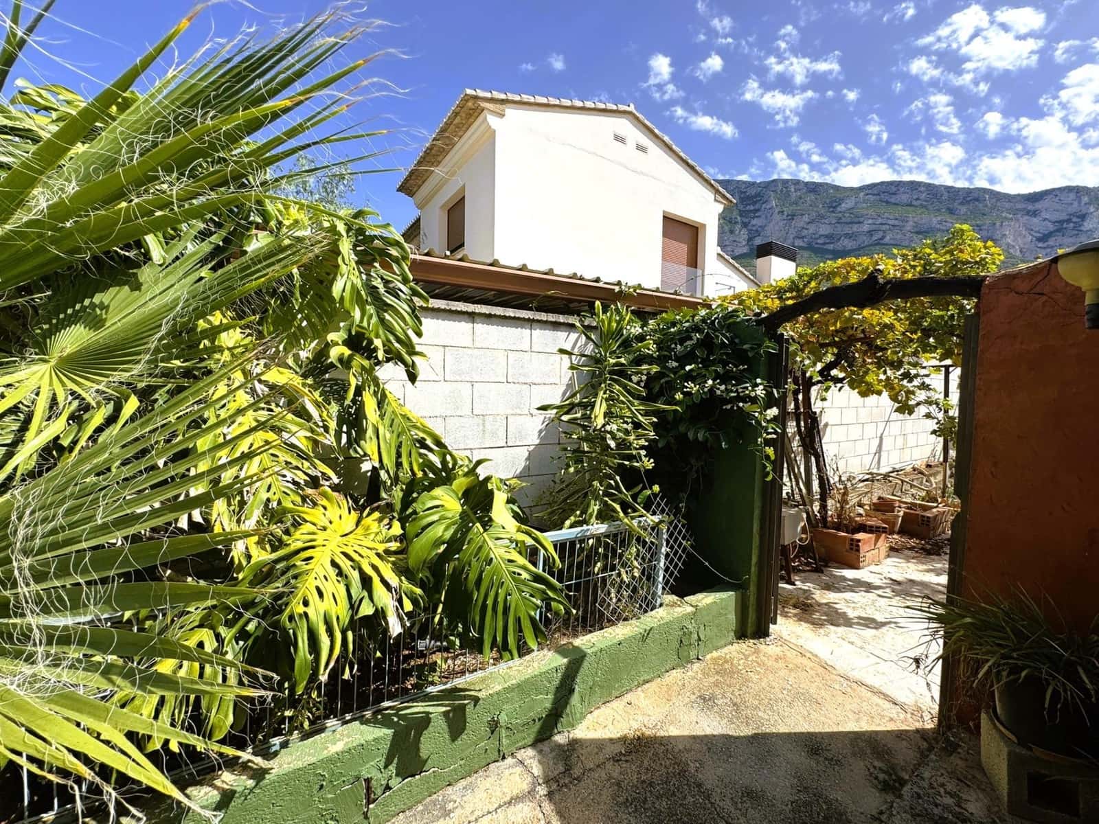 3 bedroom Villa for sale in Denia with pool garage - € 429,000 (Ref: 9942527)