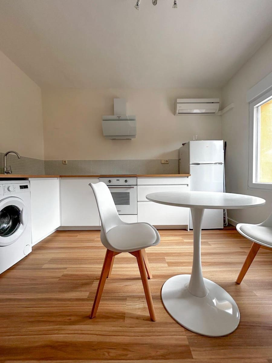 Studio til leje i Denia - € 650 (Ref: 9962706)