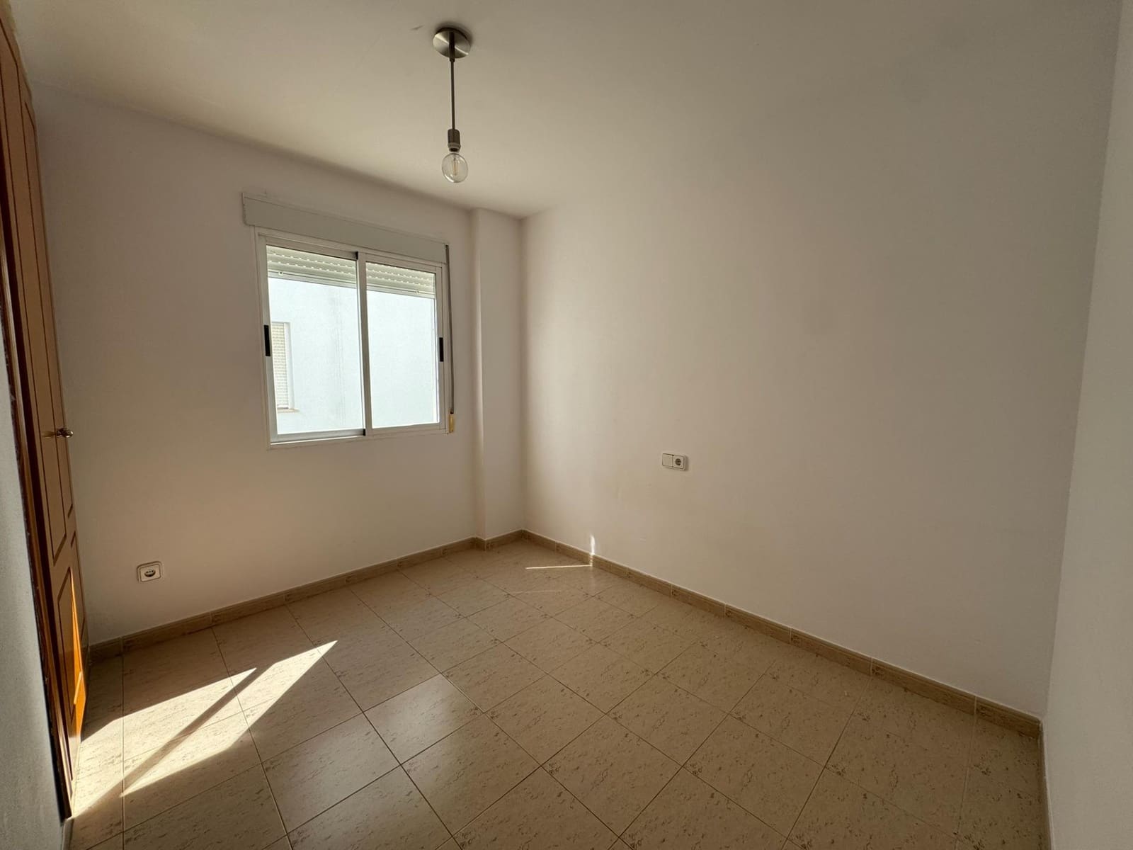 3 bedroom Flat for rent in Denia with garage - € 980 (Ref: 9994248)