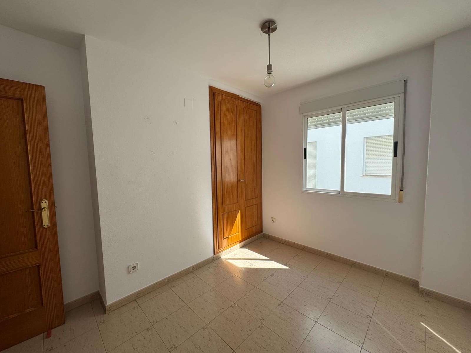 3 bedroom Flat for rent in Denia with garage - € 980 (Ref: 9994248)