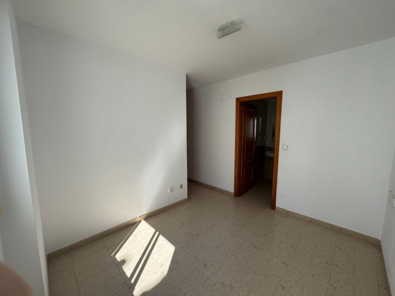 3 bedroom Flat for rent in Denia with garage - € 980 (Ref: 9994248)