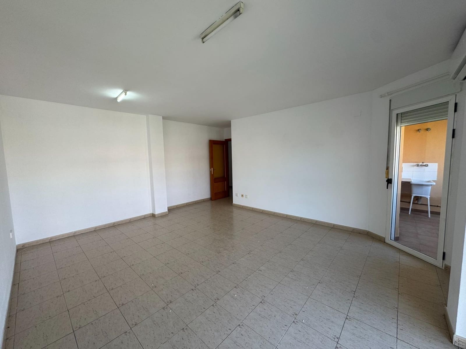 3 bedroom Flat for rent in Denia with garage - € 980 (Ref: 9994248)