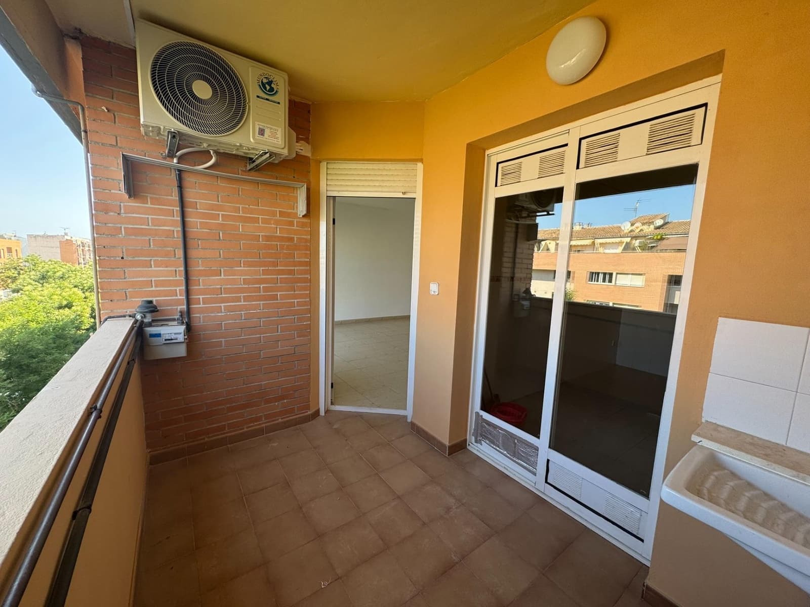 3 bedroom Flat for rent in Denia with garage - € 980 (Ref: 9994248)