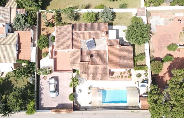 3 soverom Villa til salgs i Les Bassetes - El Marjal, Dénia med svømmebasseng garasje - € 649 000 (Ref: 9994250)
