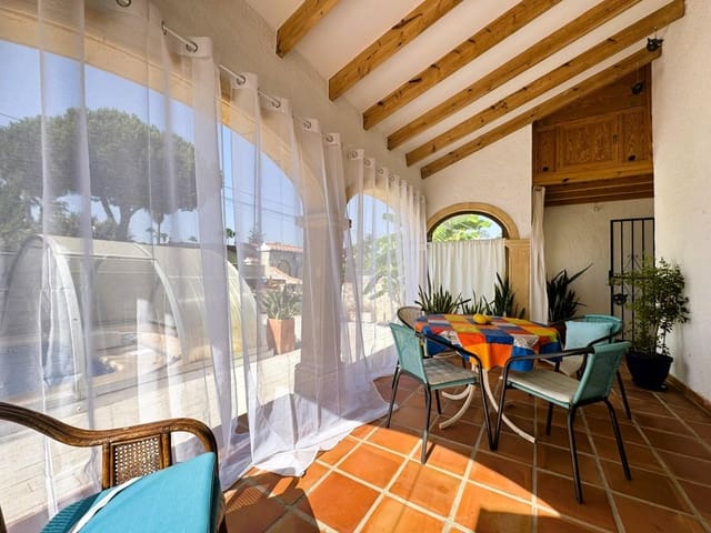 3 soverom Villa til salgs i Les Bassetes - El Marjal, Dénia med svømmebasseng garasje - € 649 000 (Ref: 9994250)