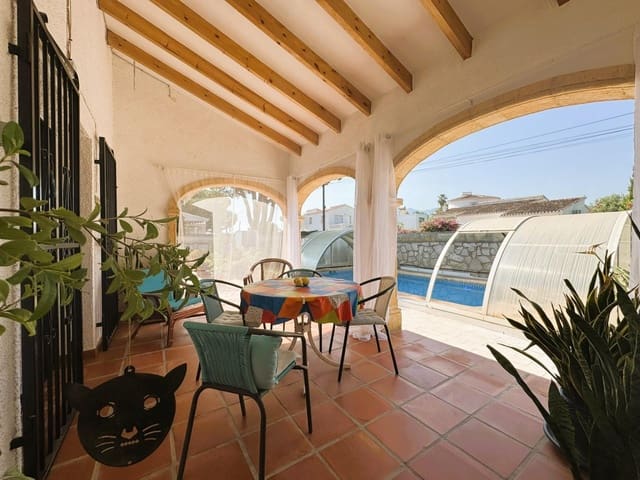 3 soverom Villa til salgs i Les Bassetes - El Marjal, Dénia med svømmebasseng garasje - € 649 000 (Ref: 9994250)