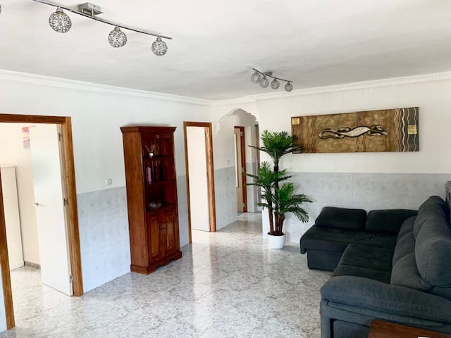 Chalet de 4 habitaciones en Pinoso en venta - 299.000 € (Ref: 9061888)