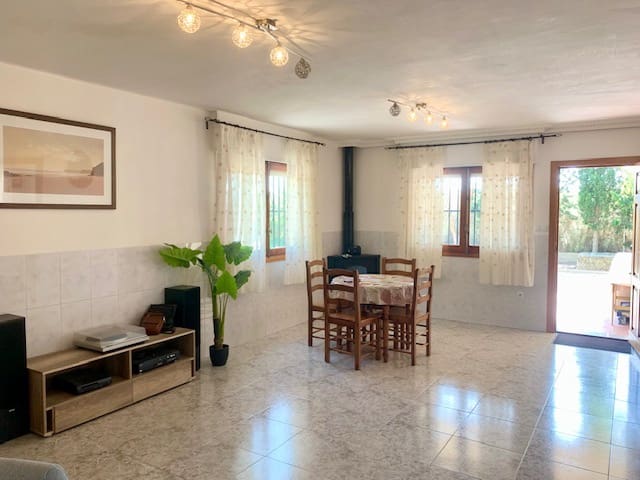 Maalaistalo myytävänä paikassa Torrevieja - 299 000 € (Ref: 9548609)