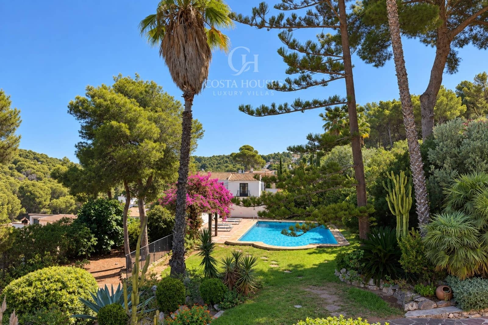 6 Zimmer Villa zu verkaufen in Javea / Xabia mit Pool Garage - 1.200.000 € (Ref: 10136081)