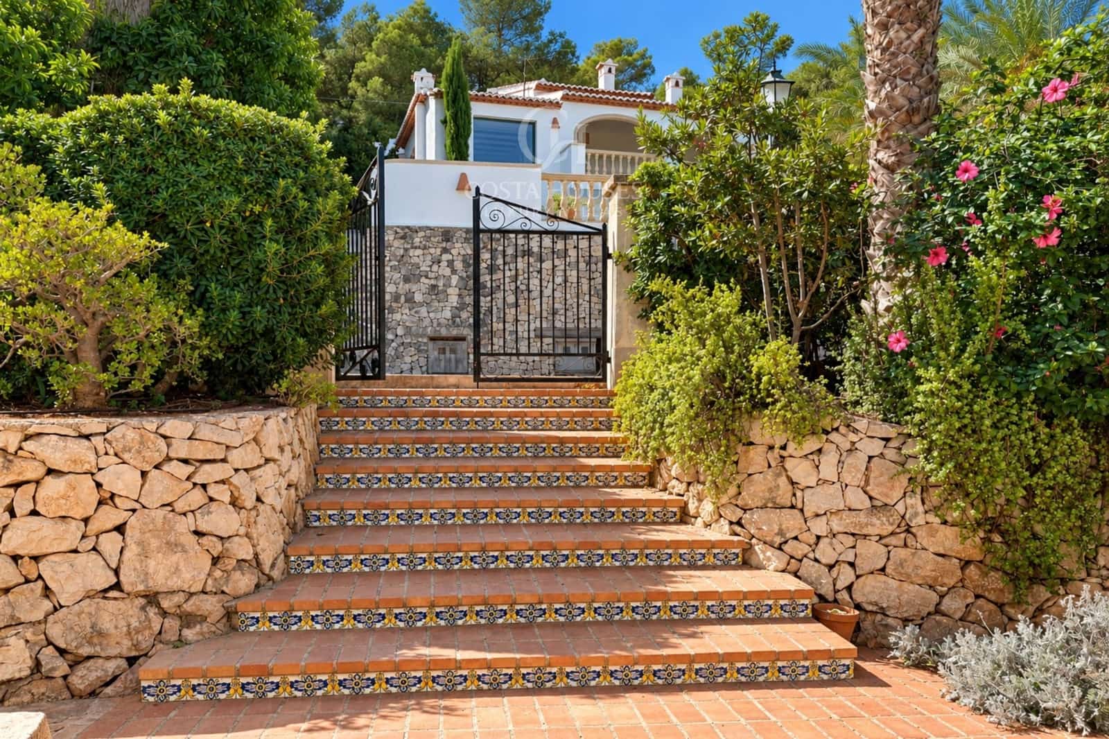 6 Zimmer Villa zu verkaufen in Javea / Xabia mit Pool Garage - 1.200.000 € (Ref: 10136081)