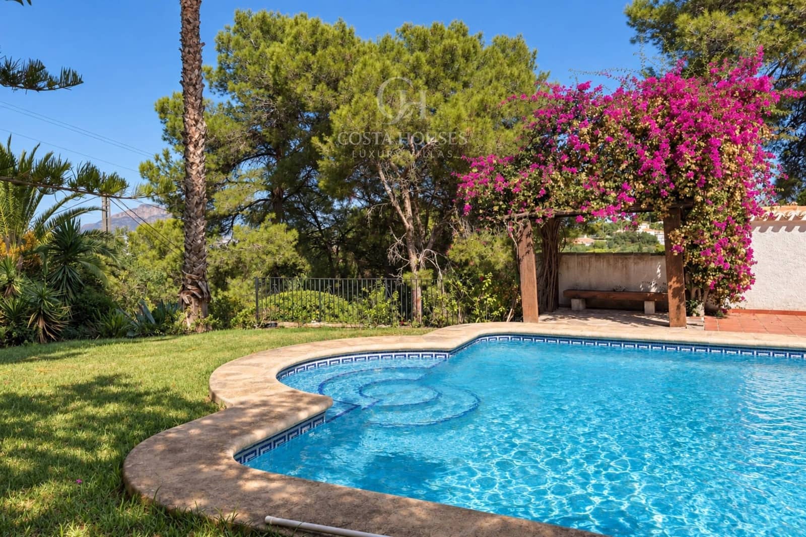 6 Zimmer Villa zu verkaufen in Javea / Xabia mit Pool Garage - 1.200.000 € (Ref: 10136081)