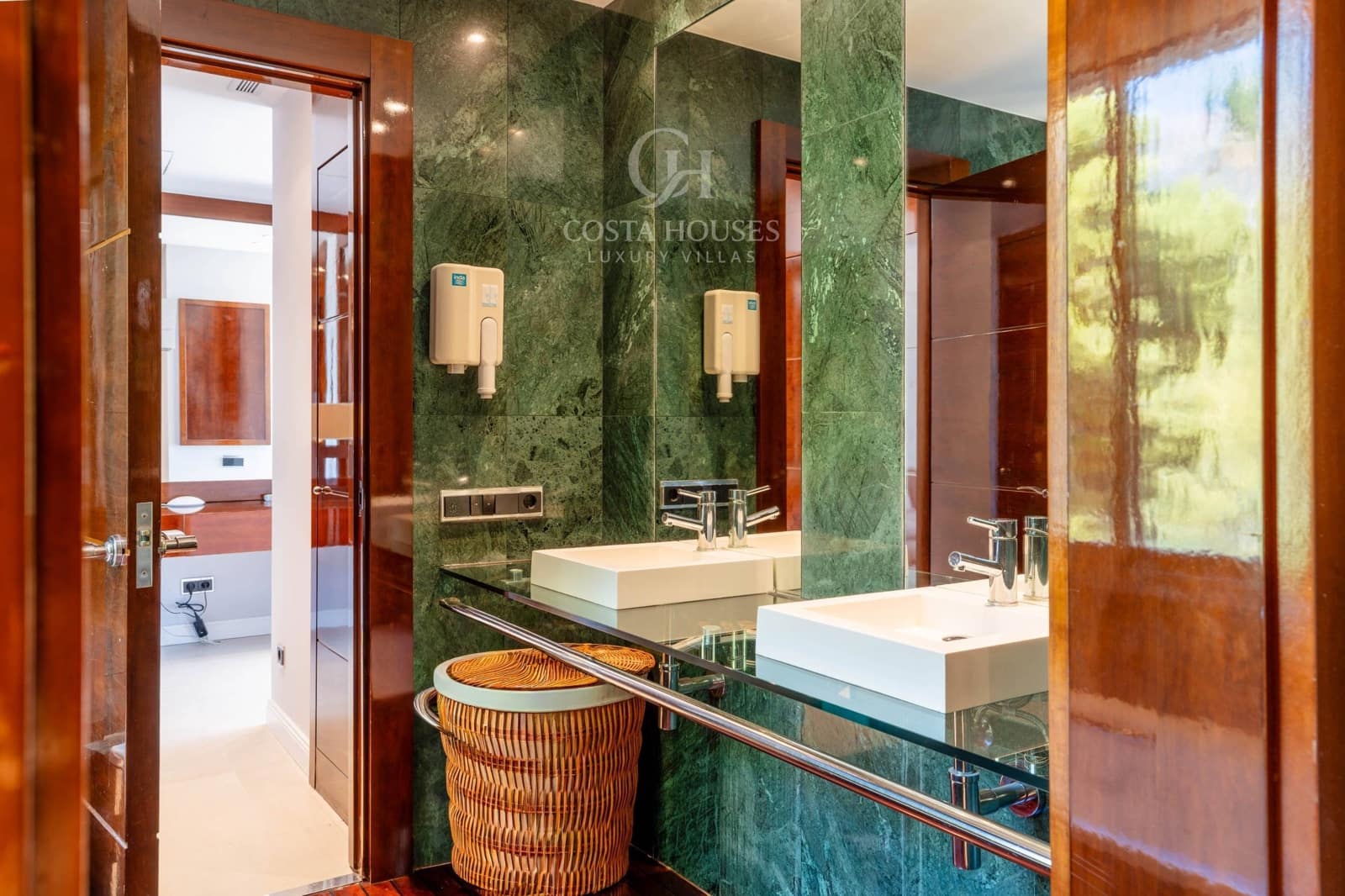 6 quarto Moradia para venda em Altea com piscina garagem - 4 900 000 € (Ref: 10139736)