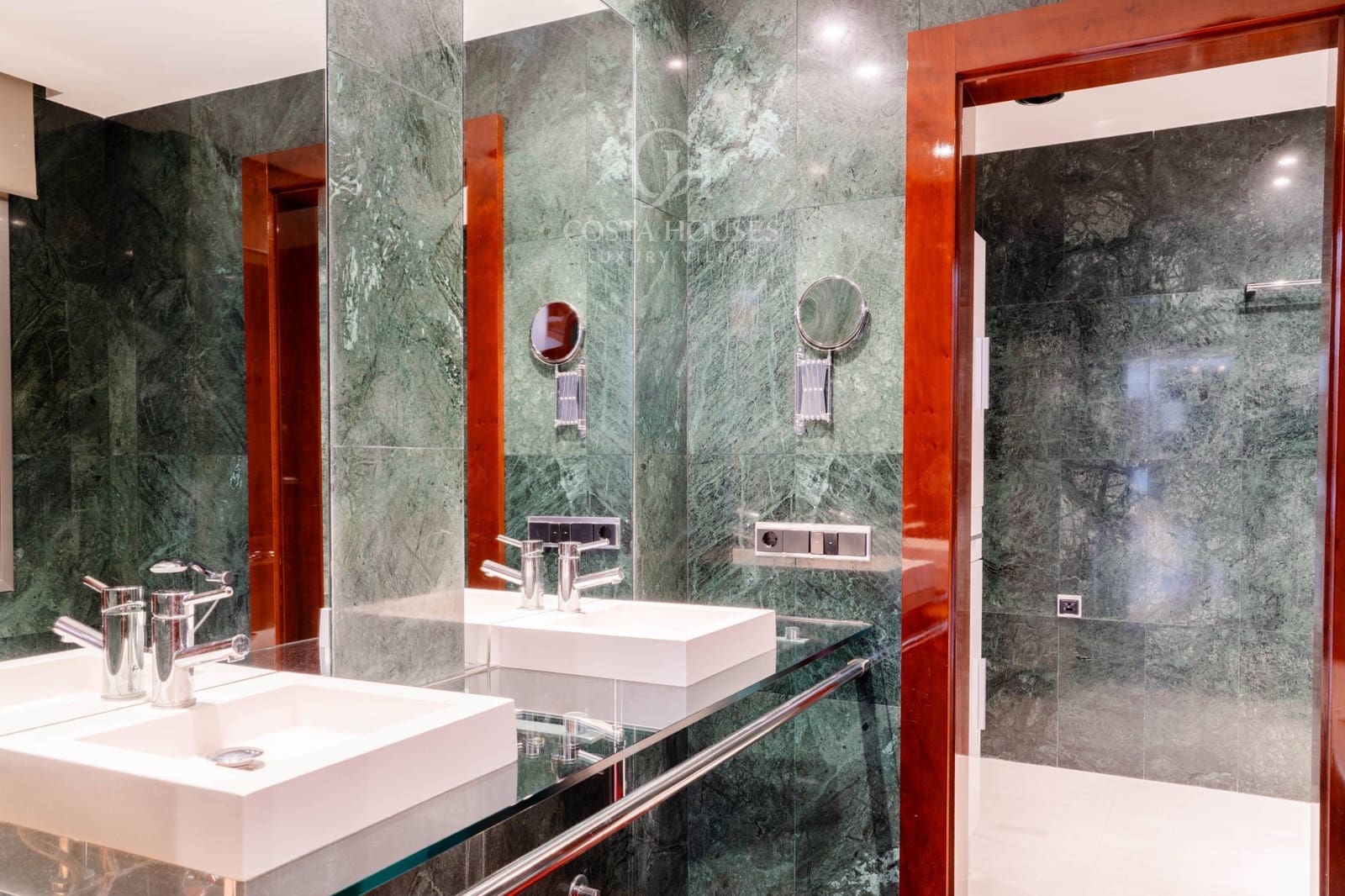 6 quarto Moradia para venda em Altea com piscina garagem - 4 900 000 € (Ref: 10139736)