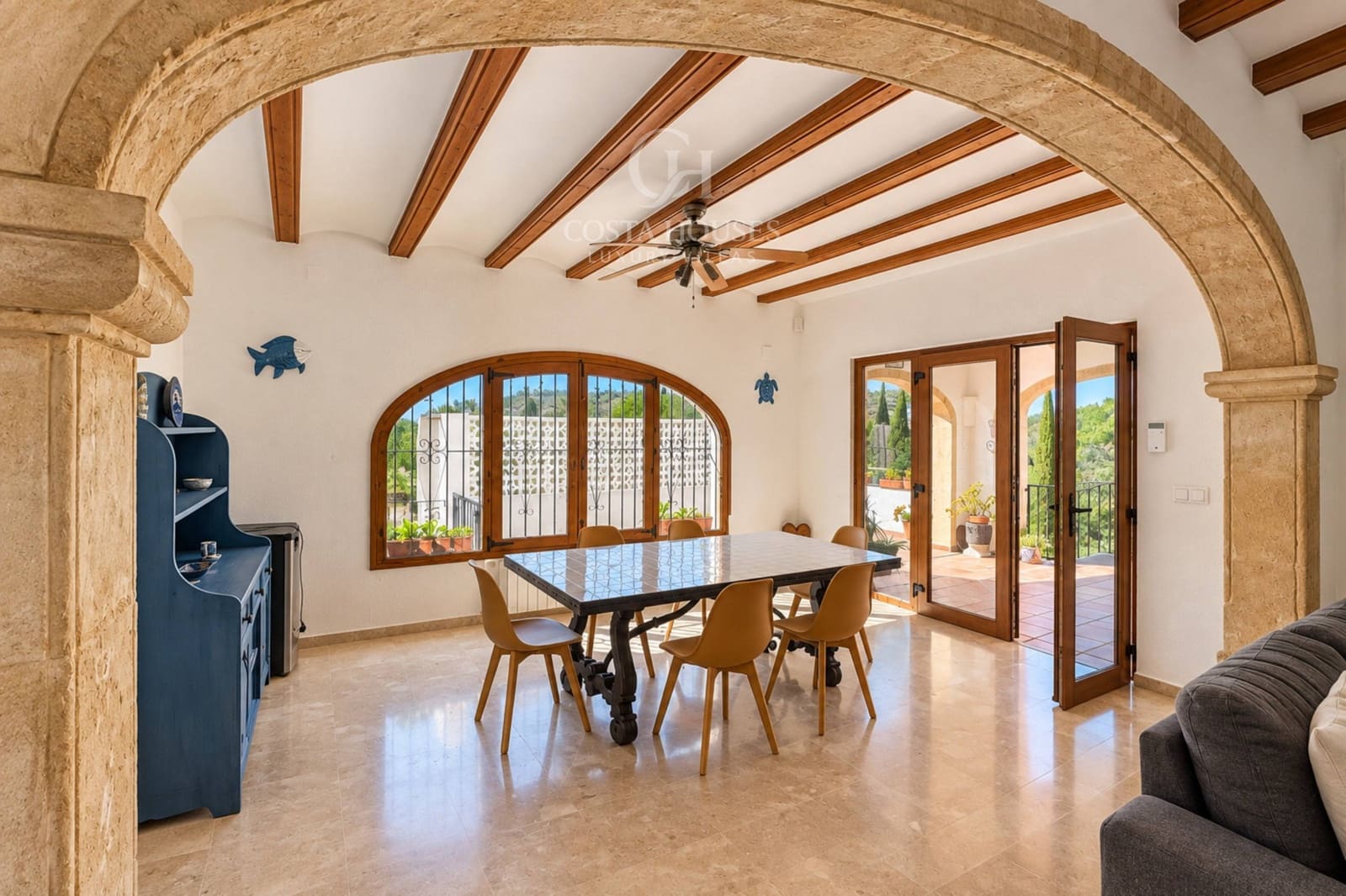 6 soverom Villa til salgs i Los Cerezos med svømmebasseng garasje - € 995 000 (Ref: 10142645)
