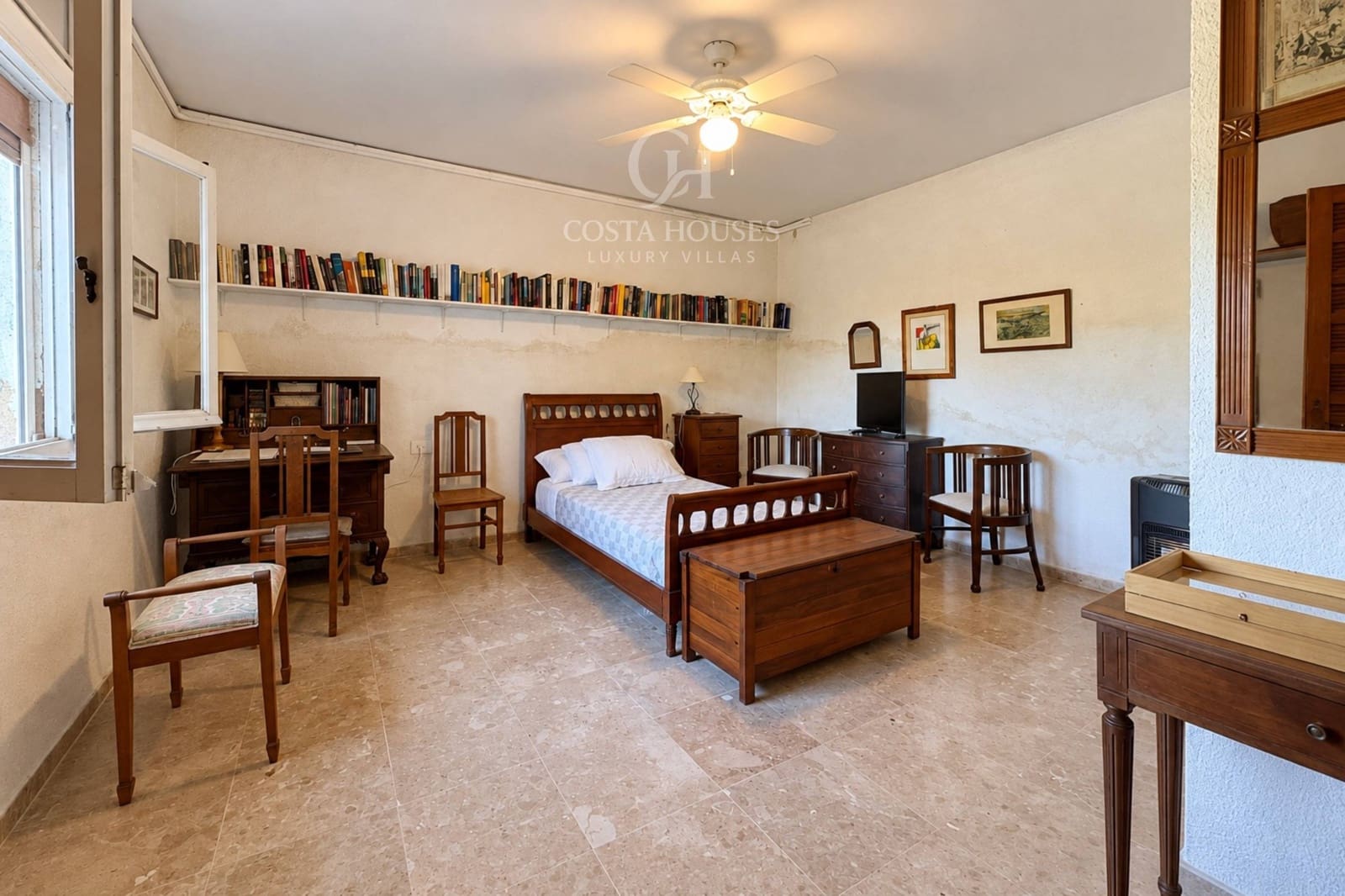 6 soverom Villa til salgs i Los Cerezos med svømmebasseng garasje - € 995 000 (Ref: 10142645)