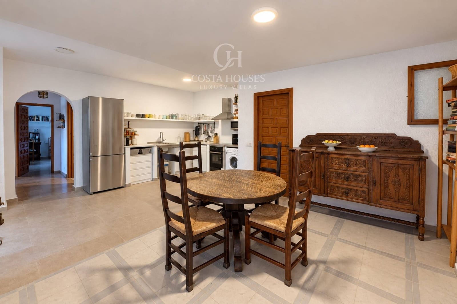 6 soverom Villa til salgs i Los Cerezos med svømmebasseng garasje - € 995 000 (Ref: 10142645)