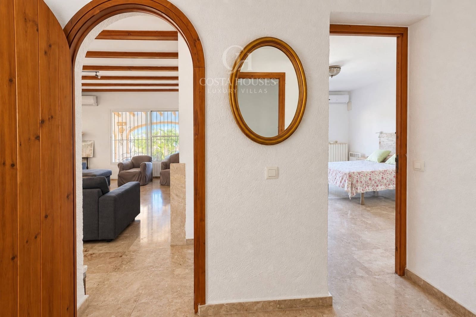 6 soverom Villa til salgs i Los Cerezos med svømmebasseng garasje - € 995 000 (Ref: 10142645)