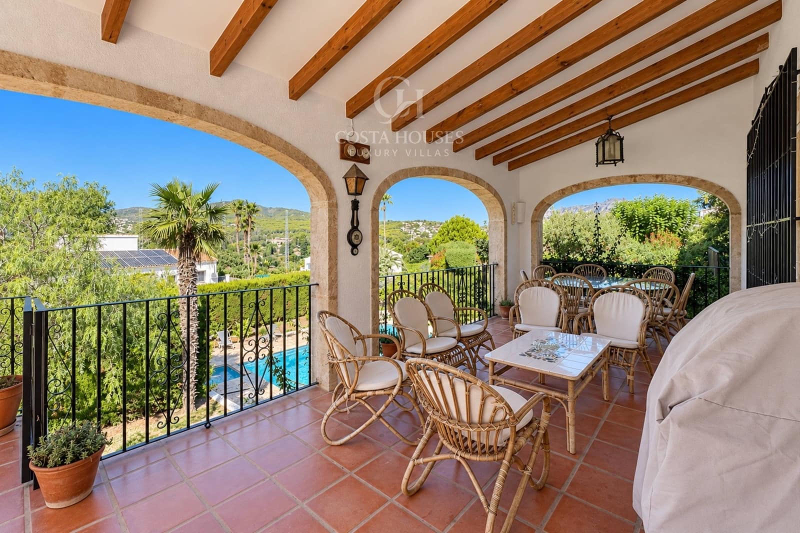 6 soverom Villa til salgs i Los Cerezos med svømmebasseng garasje - € 995 000 (Ref: 10142645)