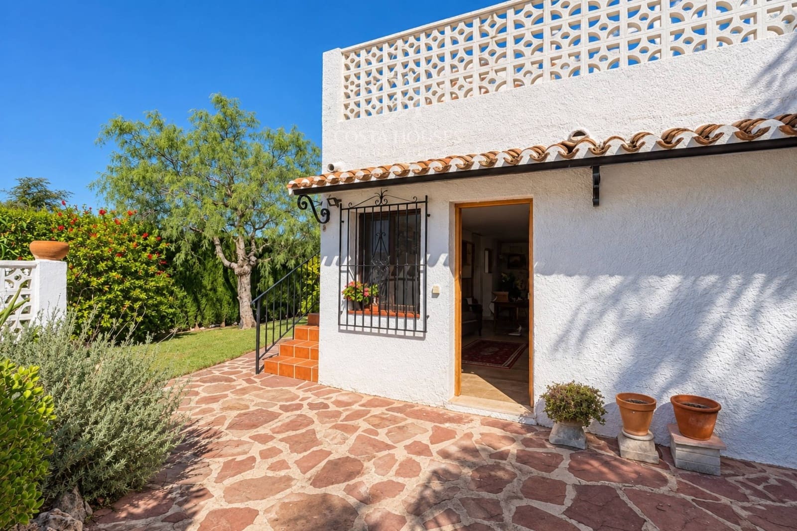 6 soverom Villa til salgs i Los Cerezos med svømmebasseng garasje - € 995 000 (Ref: 10142645)