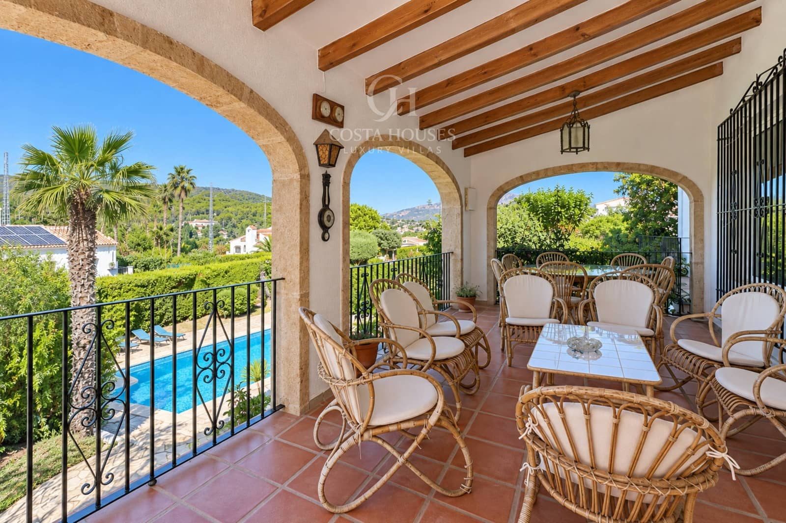6 soverom Villa til salgs i Los Cerezos med svømmebasseng garasje - € 995 000 (Ref: 10142645)