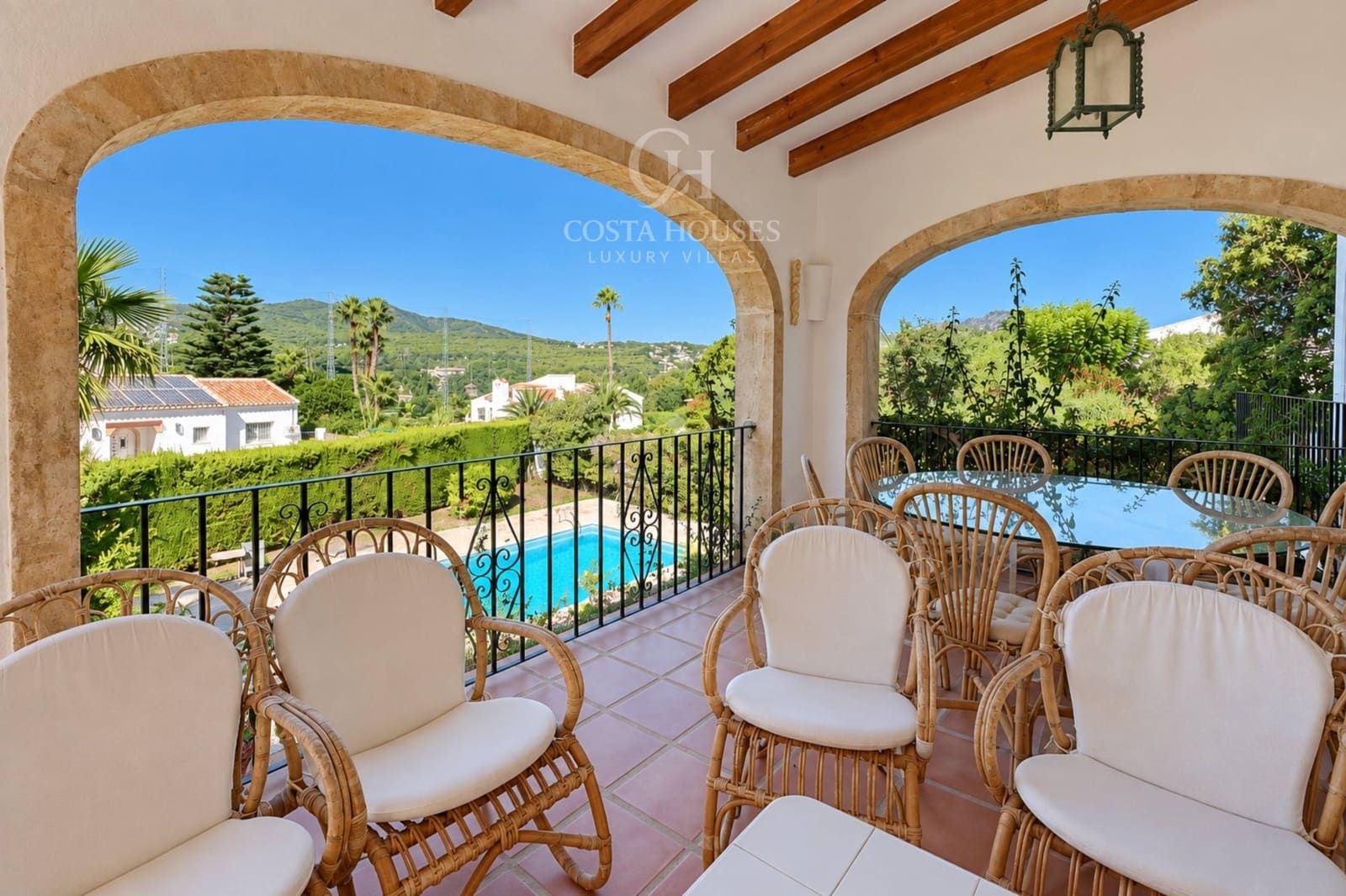 6 soverom Villa til salgs i Los Cerezos med svømmebasseng garasje - € 995 000 (Ref: 10142645)