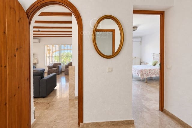 6 makuuhuone Huvila myytävänä paikassa Los Cerezos, Javea / Xàbia mukana uima-altaan 
autotalli - 995 000 € (Ref: 10142645)
