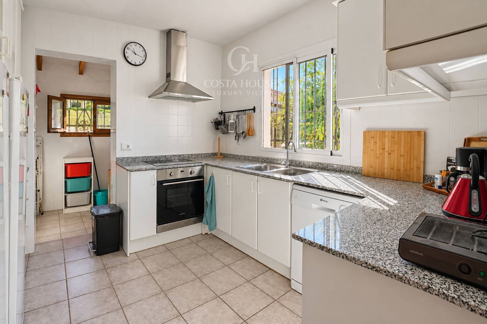6 soverom Villa til salgs i Los Cerezos med svømmebasseng garasje - € 995 000 (Ref: 10142645)