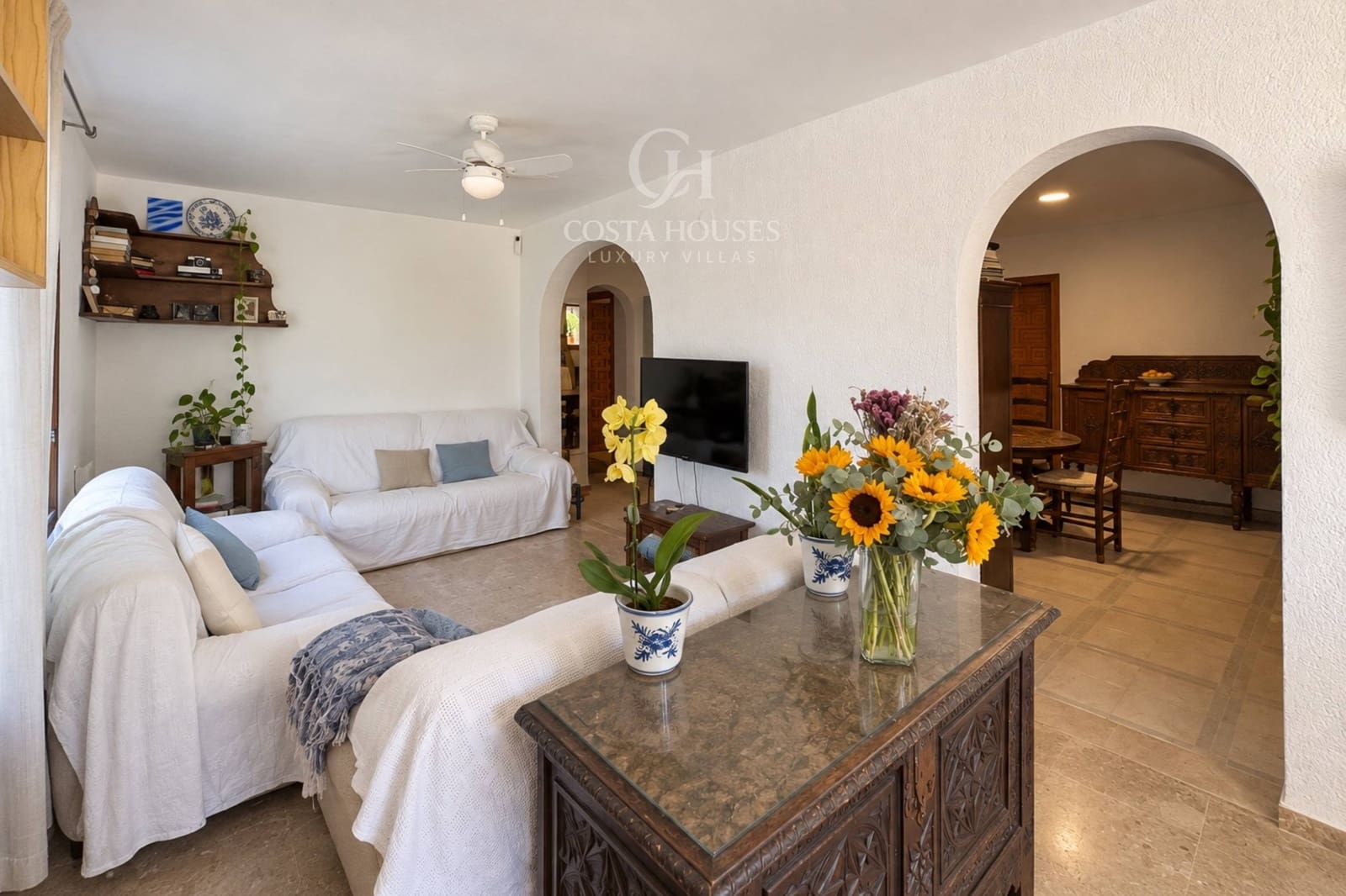 6 soverom Villa til salgs i Los Cerezos med svømmebasseng garasje - € 995 000 (Ref: 10142645)