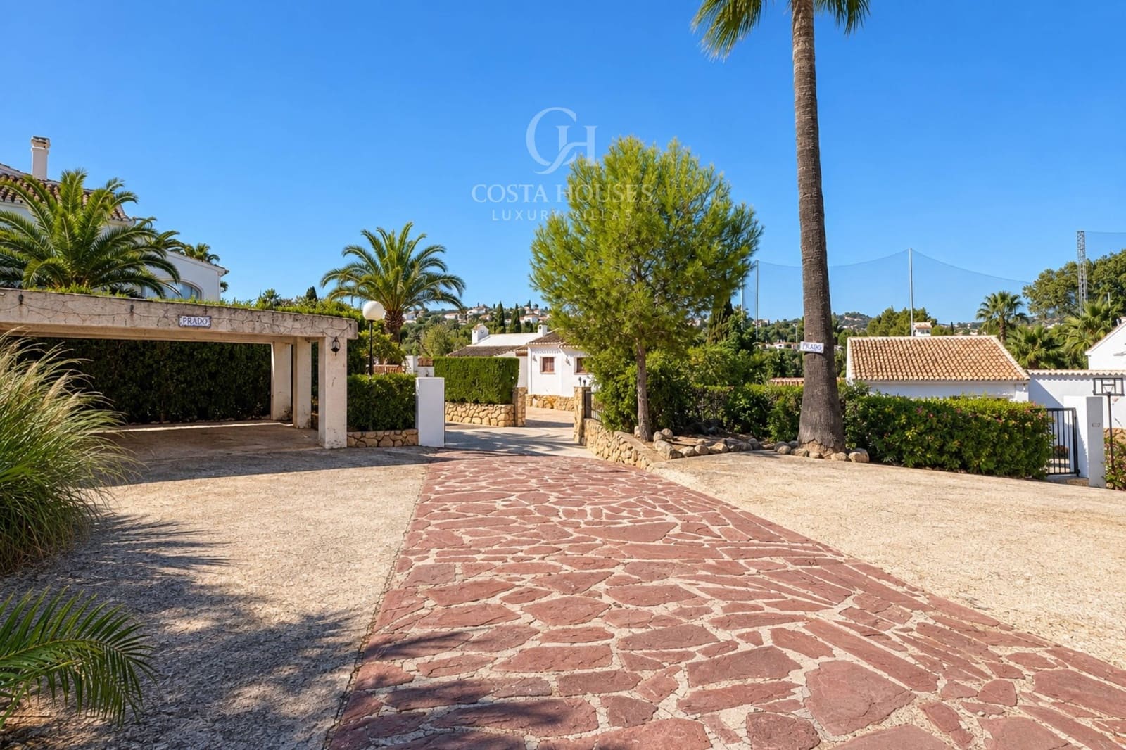 6 soverom Villa til salgs i Los Cerezos med svømmebasseng garasje - € 995 000 (Ref: 10142645)
