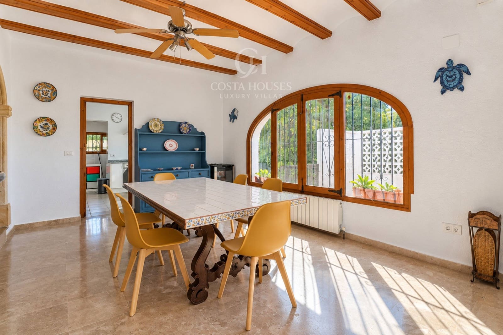 6 soverom Villa til salgs i Los Cerezos med svømmebasseng garasje - € 995 000 (Ref: 10142645)