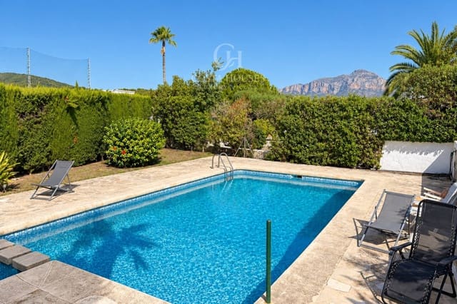 6 makuuhuone Huvila myytävänä paikassa Los Cerezos, Javea / Xàbia mukana uima-altaan 
autotalli - 995 000 € (Ref: 10142645)