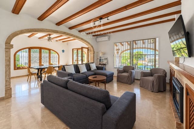 6 makuuhuone Huvila myytävänä paikassa Los Cerezos, Javea / Xàbia mukana uima-altaan 
autotalli - 995 000 € (Ref: 10142645)