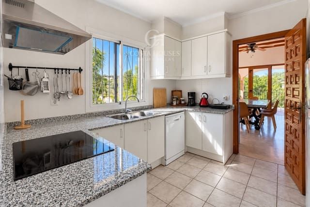 6 makuuhuone Huvila myytävänä paikassa Los Cerezos, Javea / Xàbia mukana uima-altaan 
autotalli - 995 000 € (Ref: 10142645)