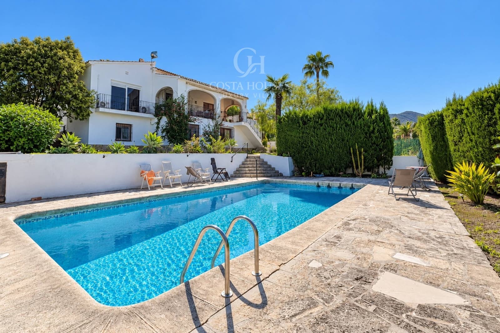 6 soverom Villa til salgs i Los Cerezos med svømmebasseng garasje - € 995 000 (Ref: 10142645)