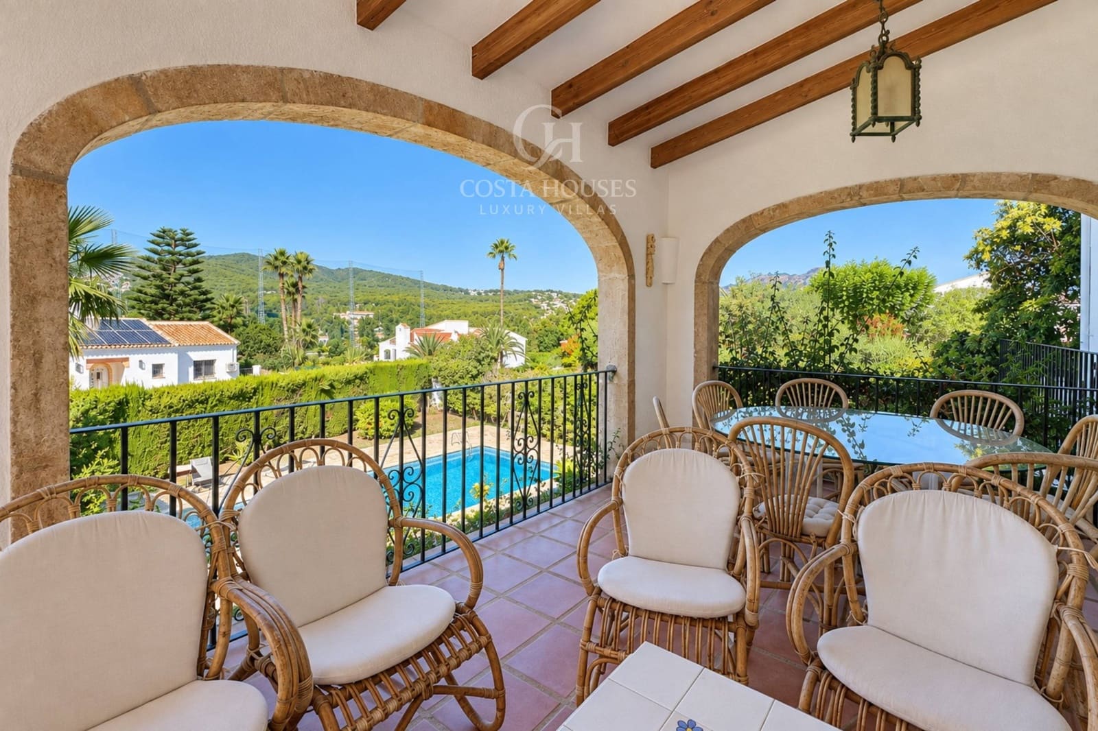 6 soverom Villa til salgs i Los Cerezos med svømmebasseng garasje - € 995 000 (Ref: 10142645)