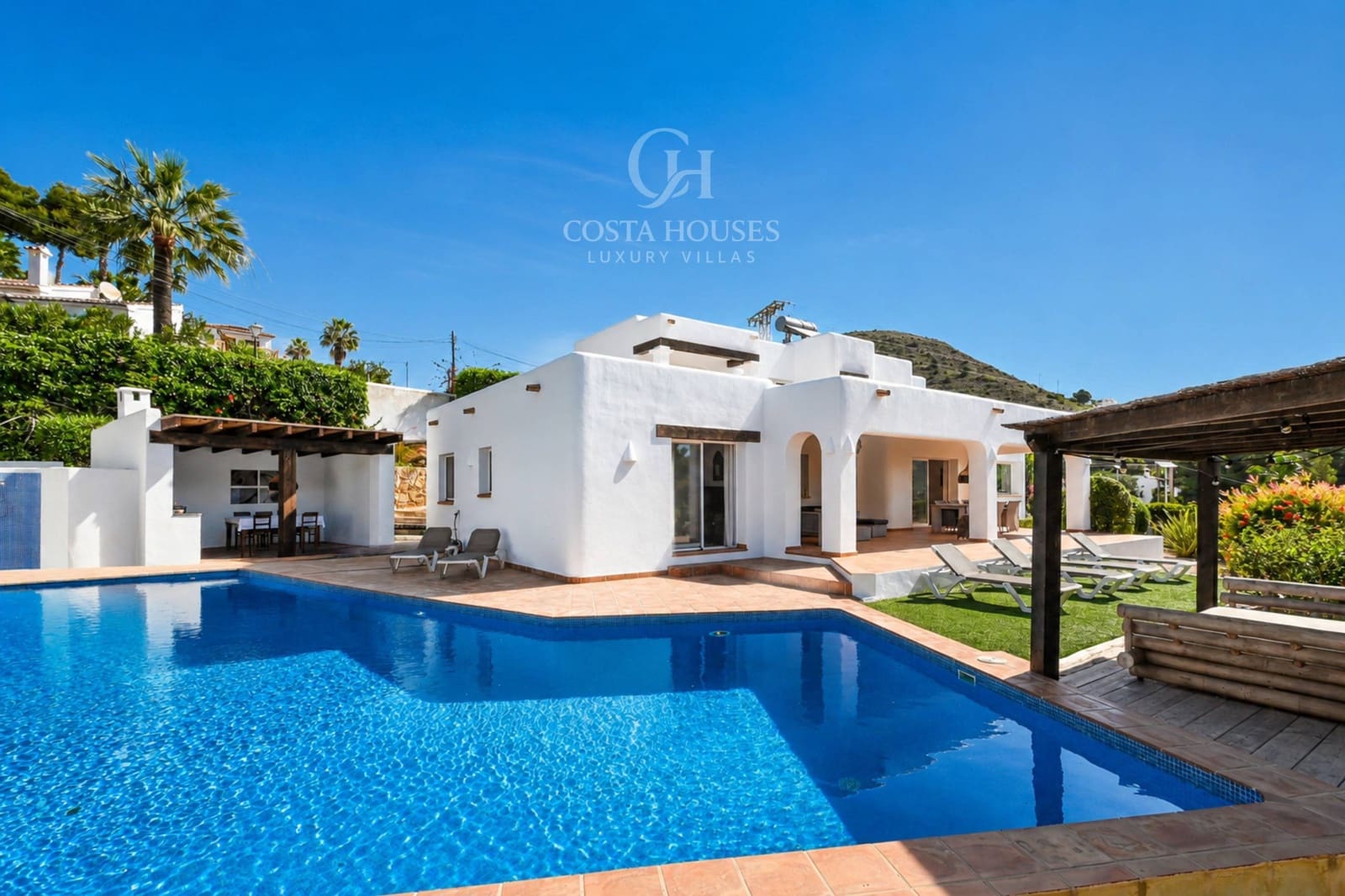 5 Zimmer Villa zu verkaufen in Moraira mit Pool - 1.635.000 € (Ref: 10153653)