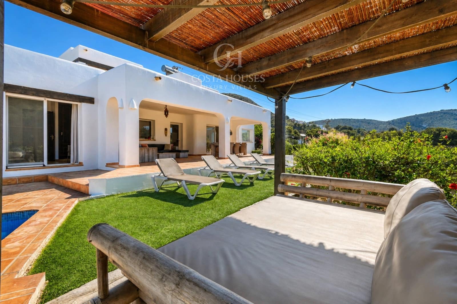 5 Zimmer Villa zu verkaufen in Moraira mit Pool - 1.635.000 € (Ref: 10153653)