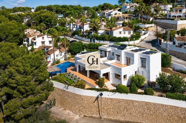 5 Zimmer Villa zu verkaufen in Paichi, Teulada-Moraira mit Pool - 1.635.000 € (Ref: 10153653)