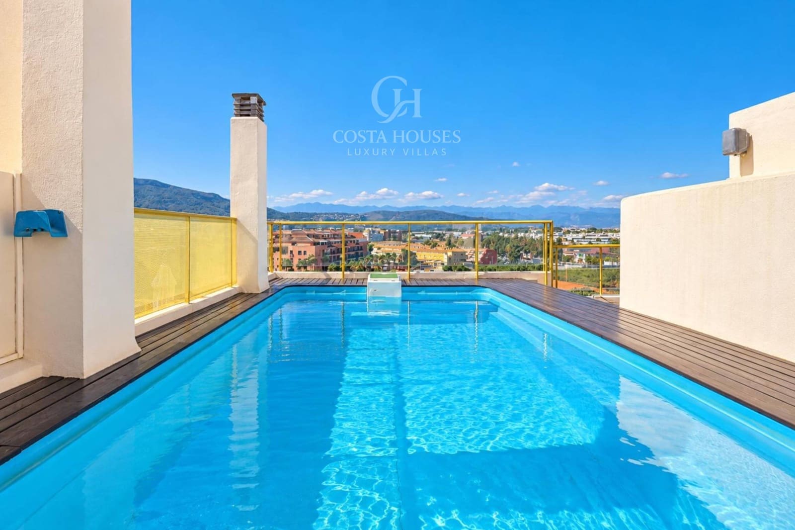 4 soveværelse Penthouse til salg i Denia med swimmingpool garage - € 850.000 (Ref: 10171606)