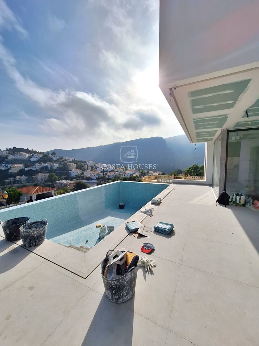 3 soveværelse Villa til salg i Pedreguer med swimmingpool - € 790.000 (Ref: 8863797)