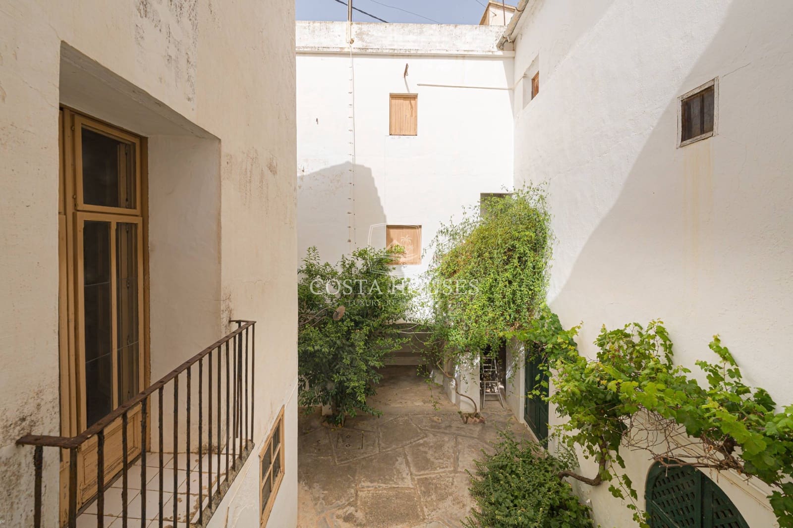 9 slaapkamer Huis te koop in Benissa met garage - € 715.000 (Ref: 8863802)