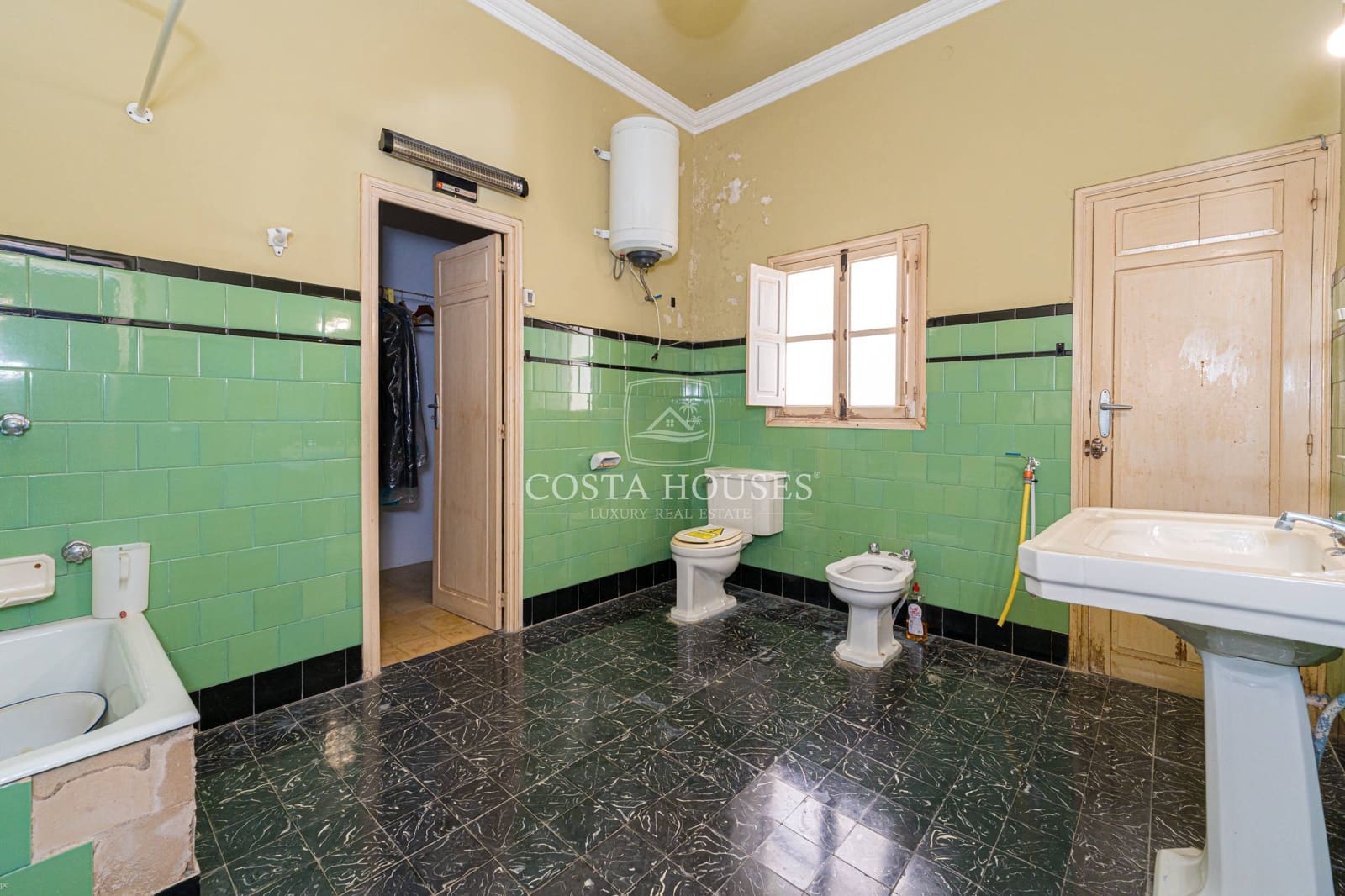 9 slaapkamer Huis te koop in Benissa met garage - € 715.000 (Ref: 8863802)